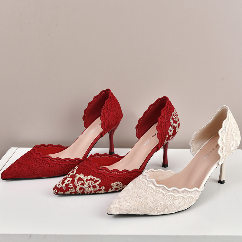 Luxury Red White Lace Embroide - Embroidery Red recension och pris