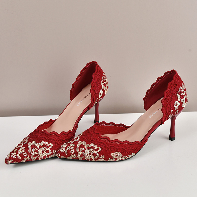Luxury Red White Lace Embroide - Embroidery Red recension och pris