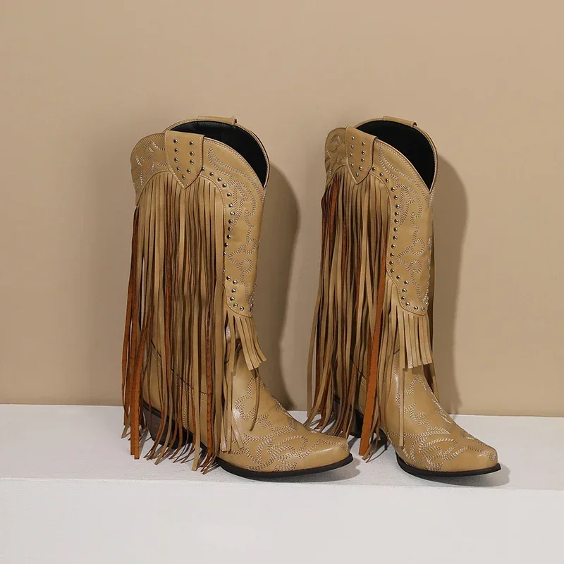 Fringe Rivet Western Women Mid - Embroidery Red recension och pris