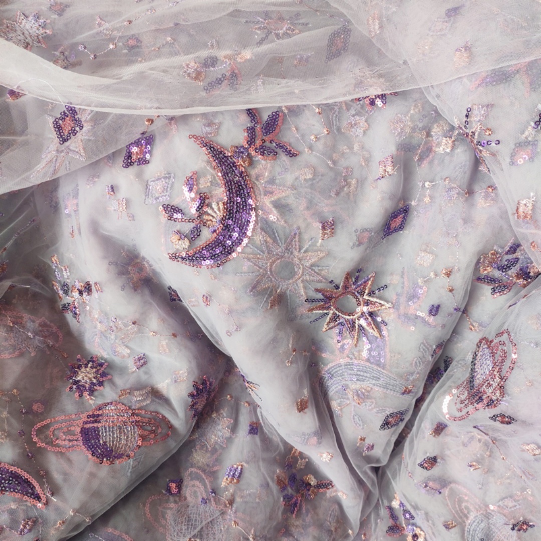 0.5 Meter Purple Width 55.11 I - Embroidery Net Dress recension och pris