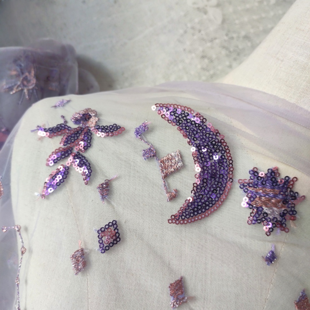 0.5 Meter Purple Width 55.11 I - Embroidery Net Dress recension och pris