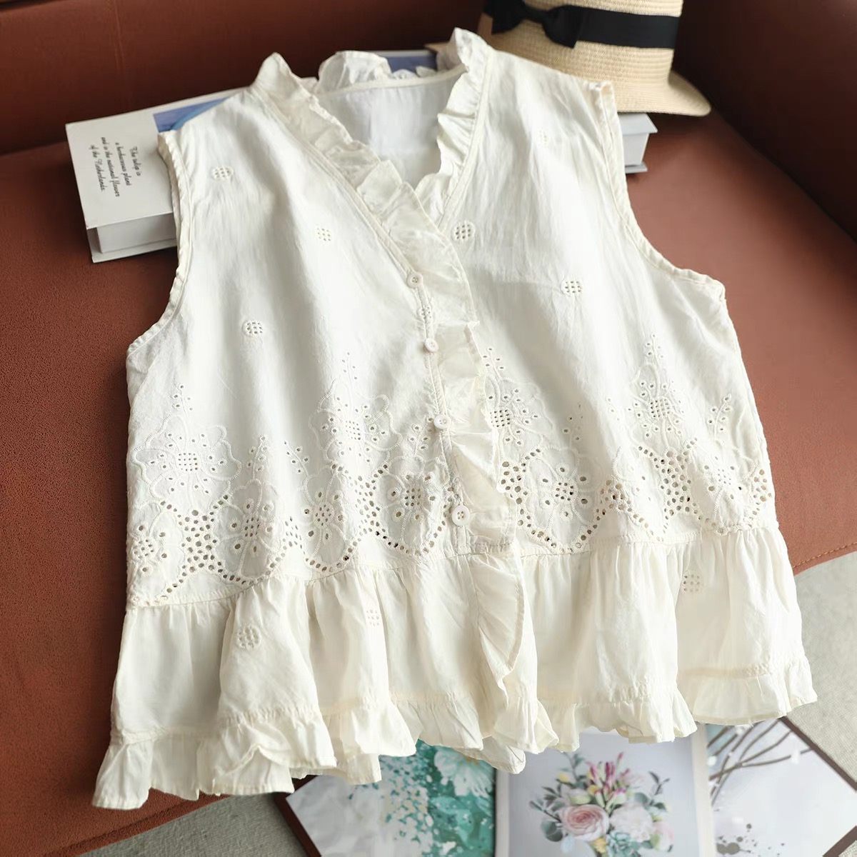 Women Sleeveless Vest Top Ruff - Embroidery Eyelet recension och pris