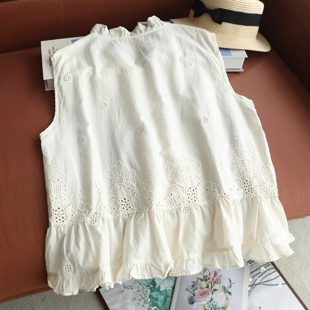Women Sleeveless Vest Top Ruff - Embroidery Eyelet recension och pris