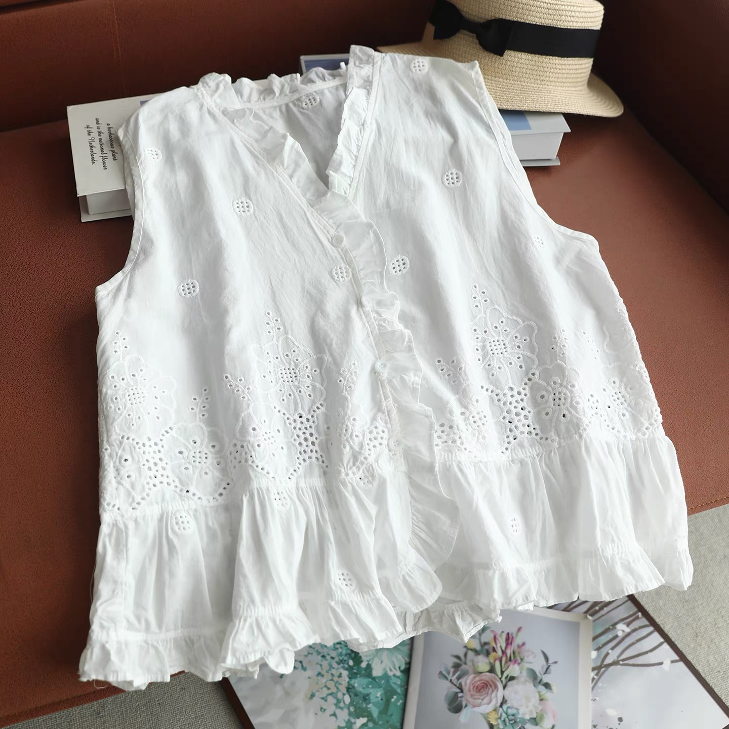 Women Sleeveless Vest Top Ruff - Embroidery Eyelet recension och pris