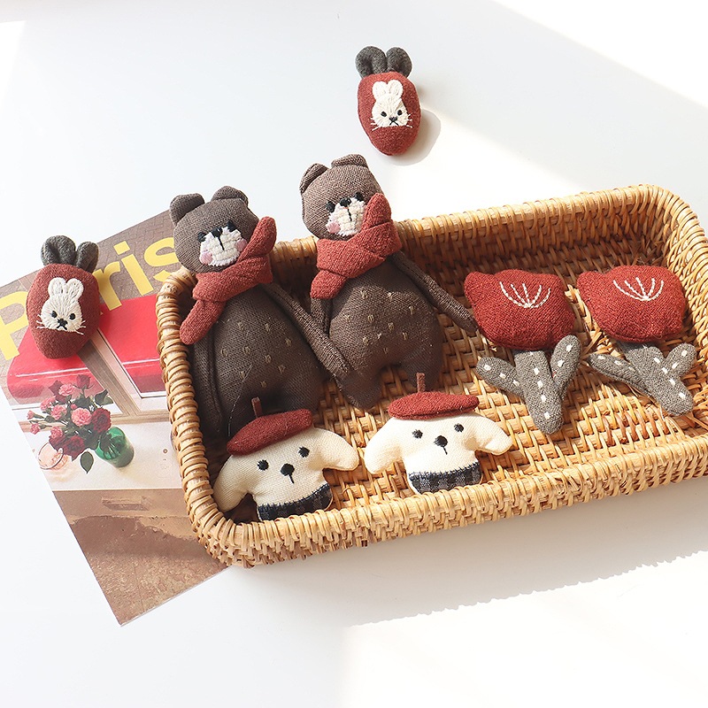 Bunny Brooch Red Scarf Bear Tu - Embroidery Rabbit recension och pris